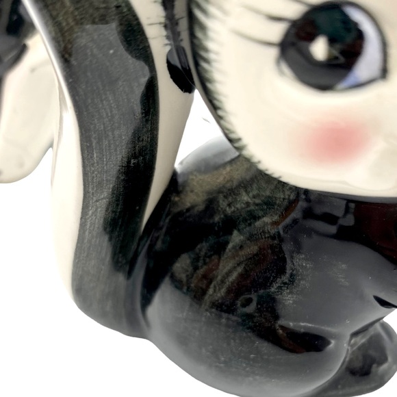 Vintage kitsch ceramic skunk mom and child with chain duo (READ) - Picture 6 of 12